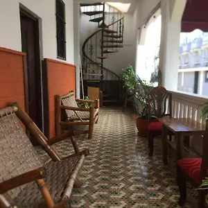 https://hotel-boutique-oasis-colonial.santodomingobesthotels.com